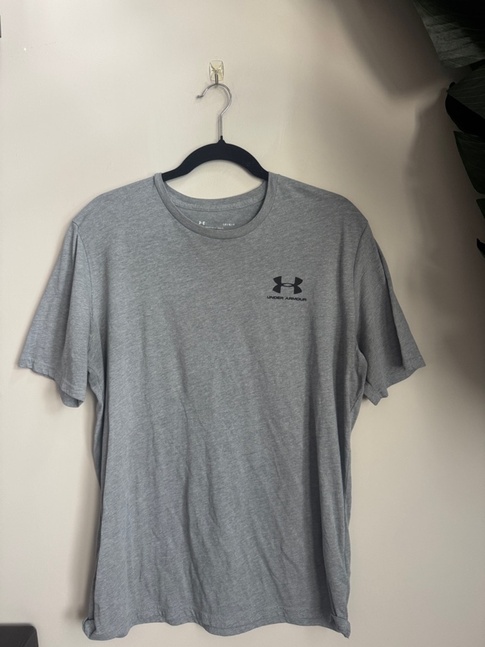 Under Armour Men’s Light Gray Short-Sleeve Performance Tee